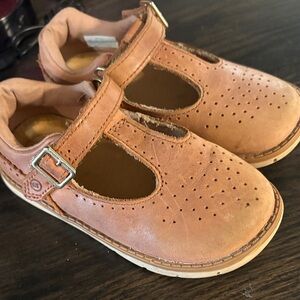 Stride-rite mary-Janes-Tan